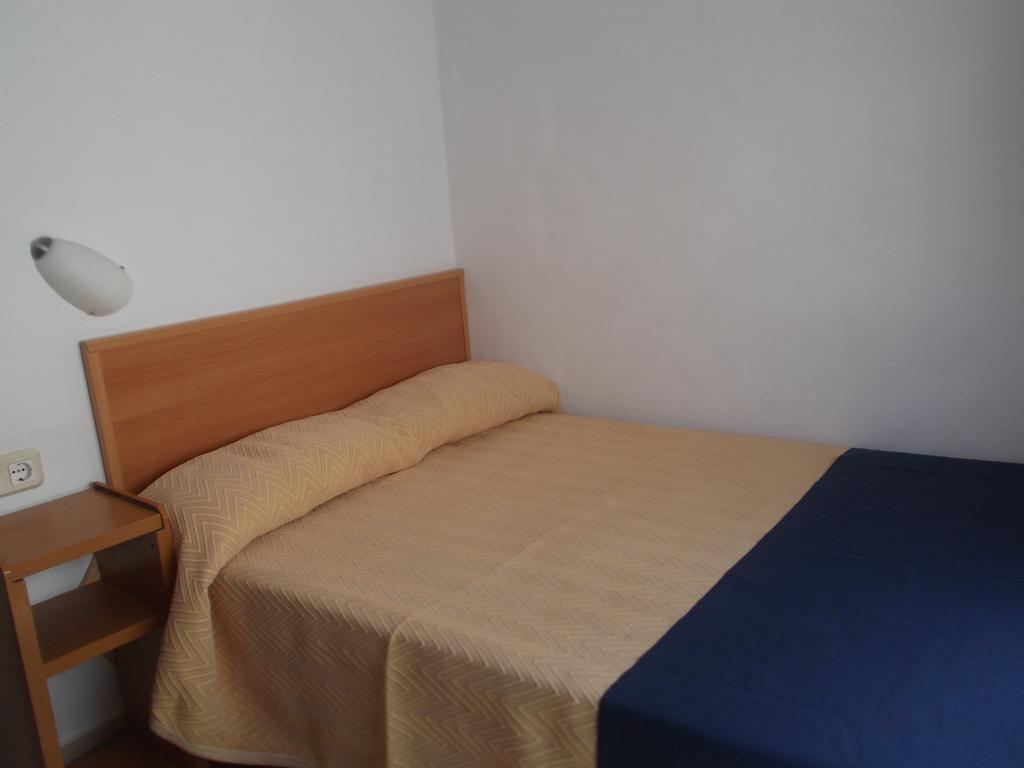 Hostal Sant Jordi Tossa de Mar Room photo